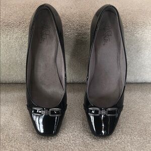Life Stride Black Patent Square-Toe Bow wedge flats
